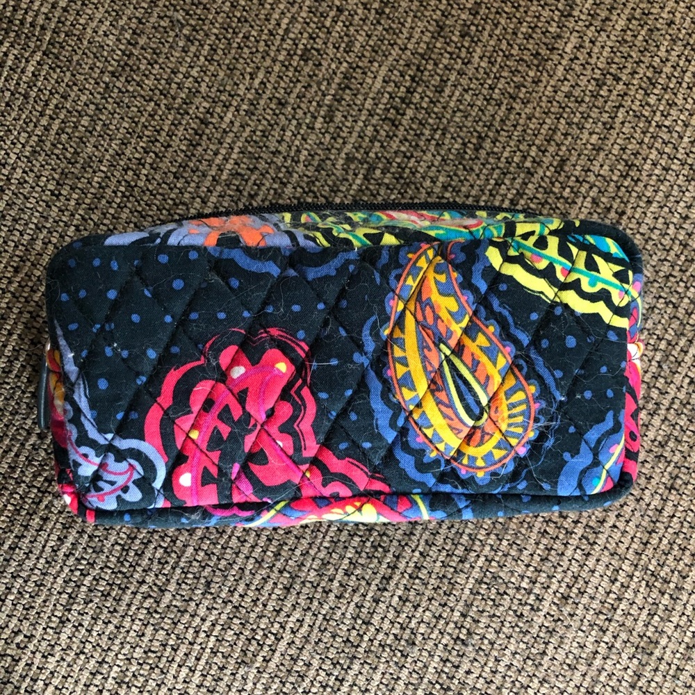 Vera Bradley zip around case